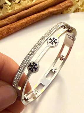 Fashion designer Silver Logo Crystal Hinged Bangle Bracelet